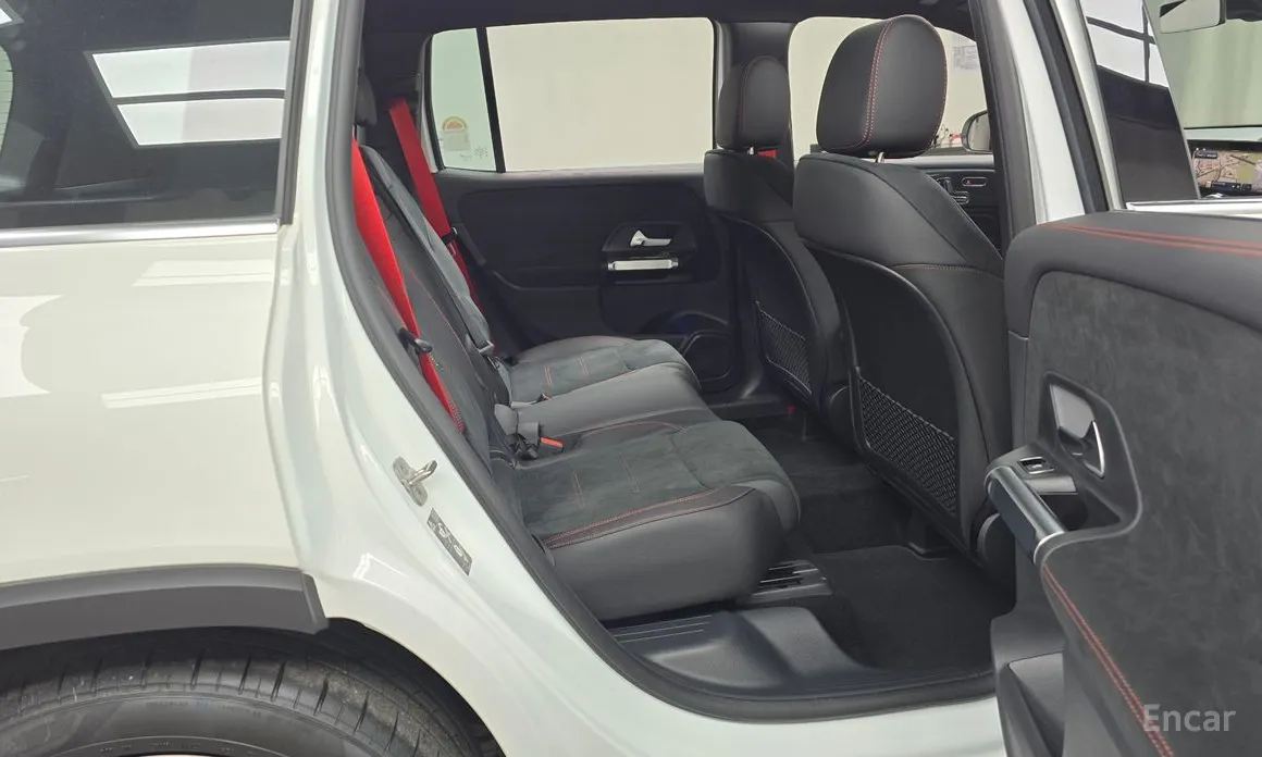 Фото 12 - Mercedes-Benz GLB-Class