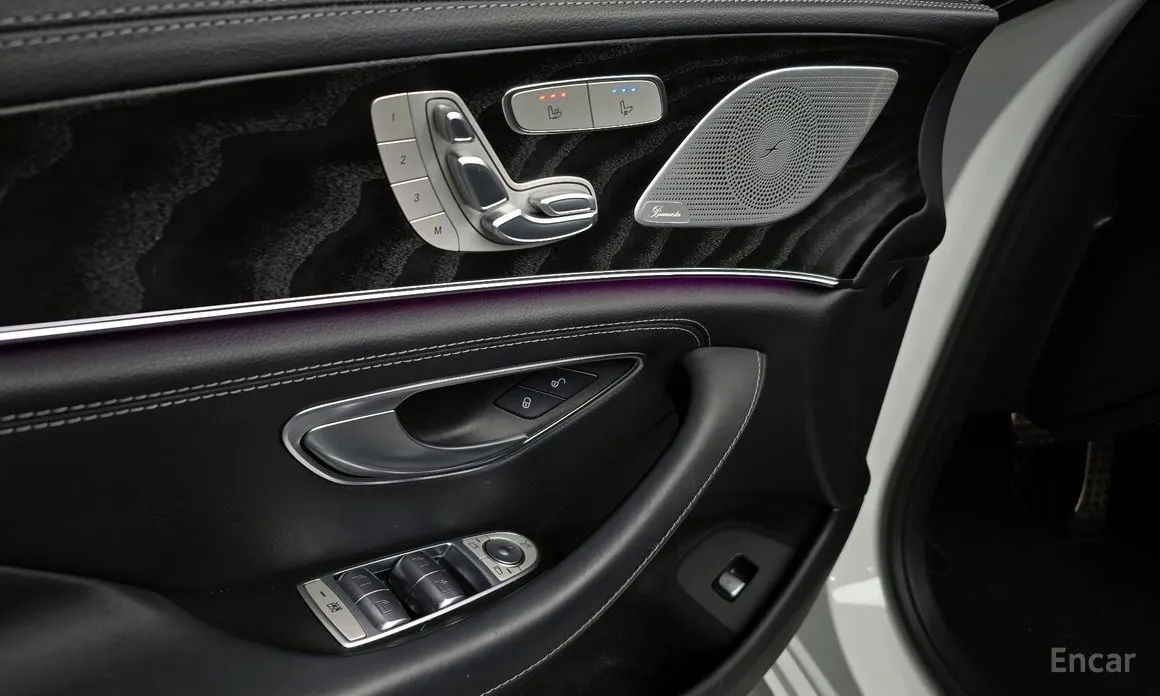 Фото 17 - Mercedes-Benz CLS-Class