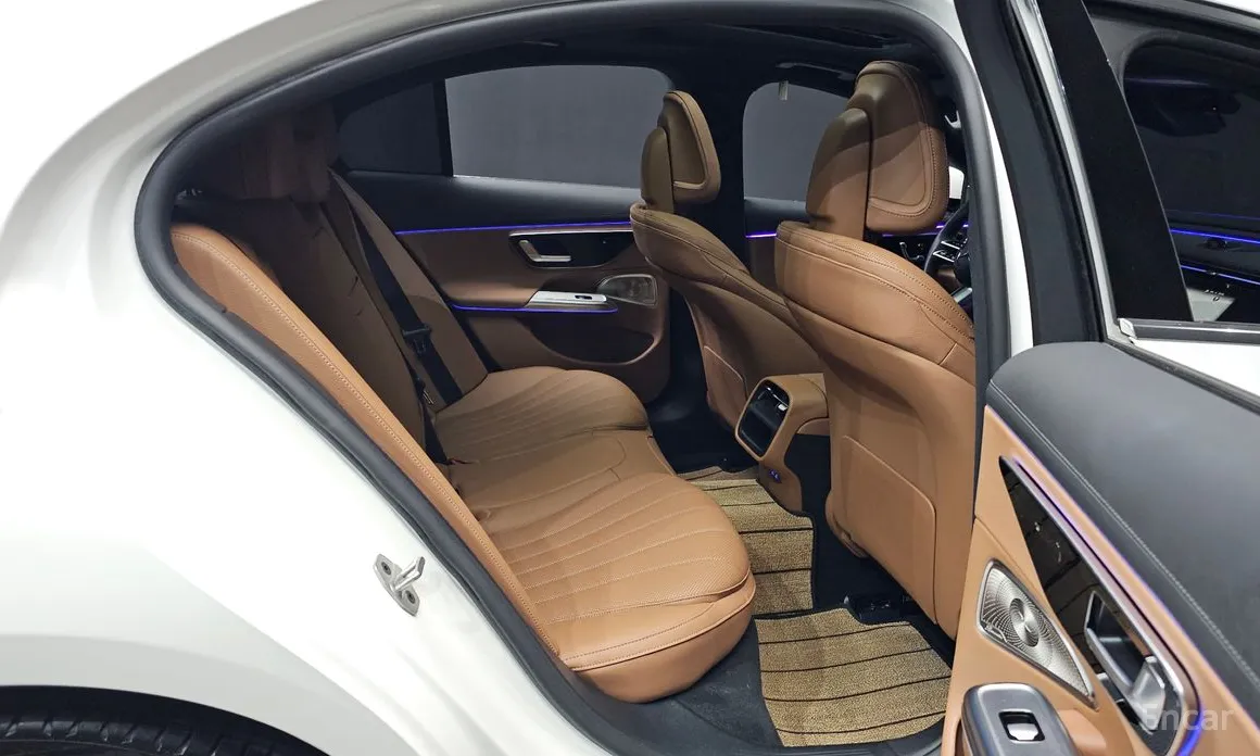 Фото 12 - Mercedes-Benz E-Class