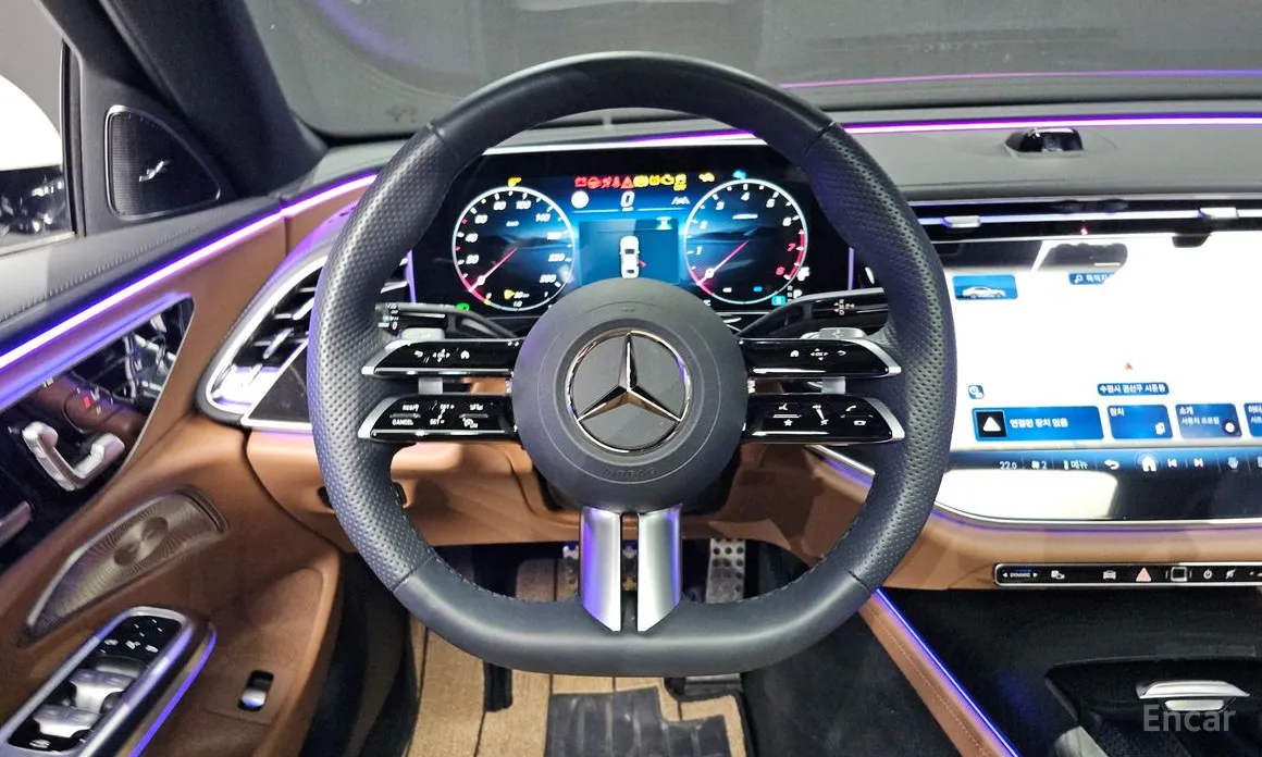 Фото 13 - Mercedes-Benz E-Class