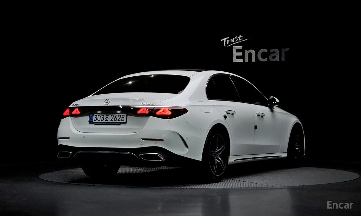 Фото 2 - Mercedes-Benz E-Class