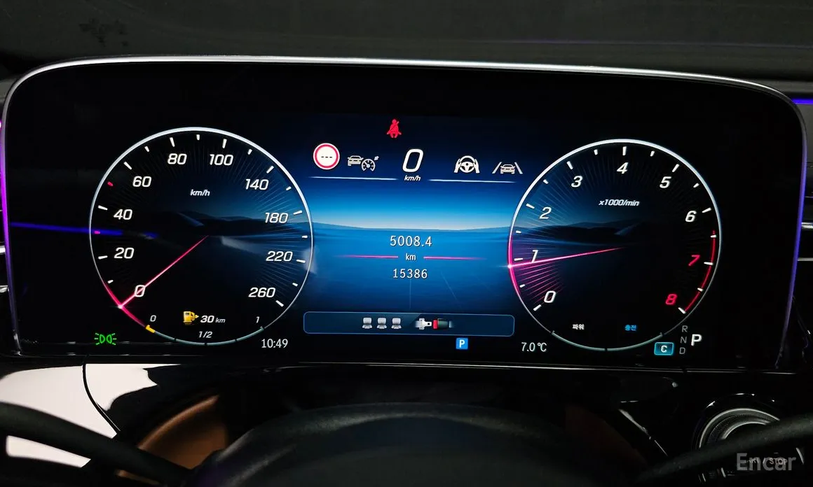 Фото 8 - Mercedes-Benz E-Class