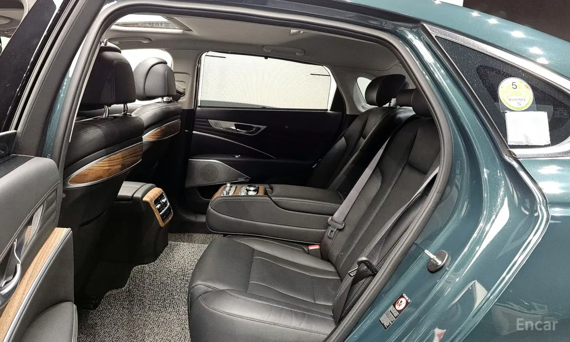 Фото 12 - Kia K9