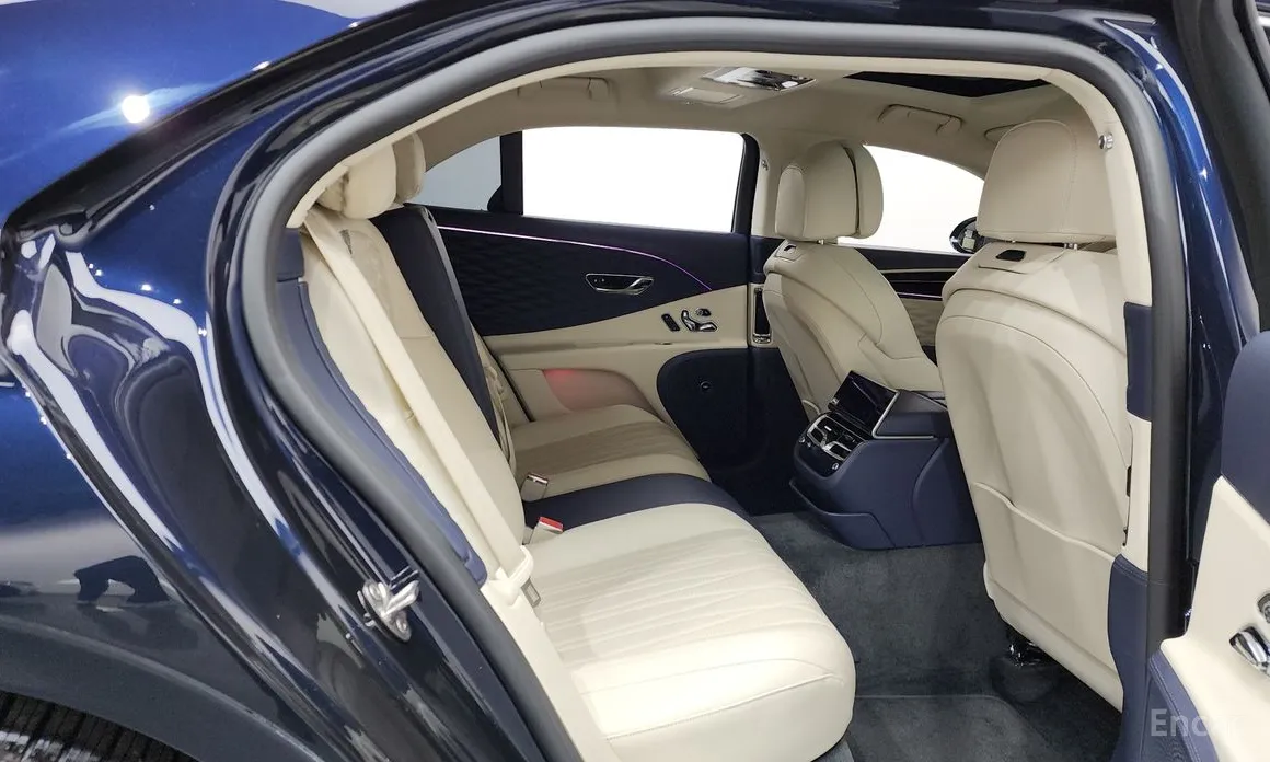 Фото 12 - Bentley Flying Spur