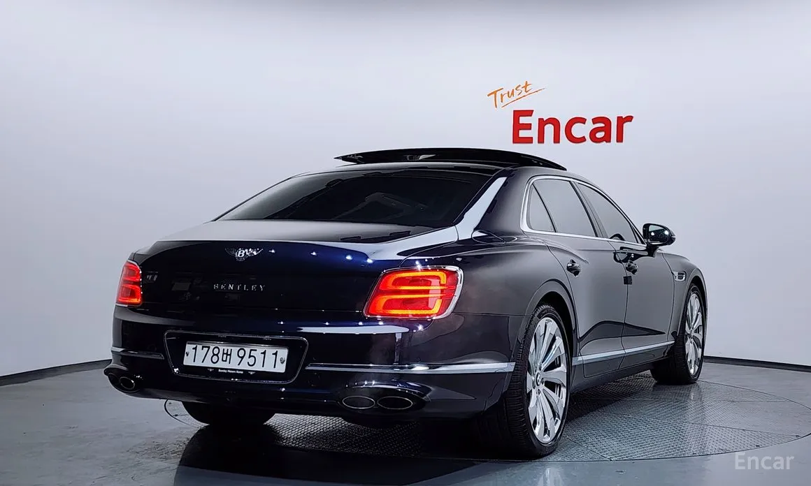 Фото 2 - Bentley Flying Spur
