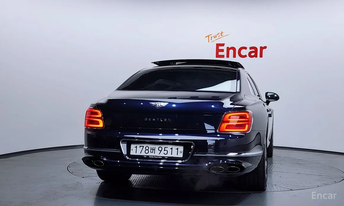 Фото 4 - Bentley Flying Spur