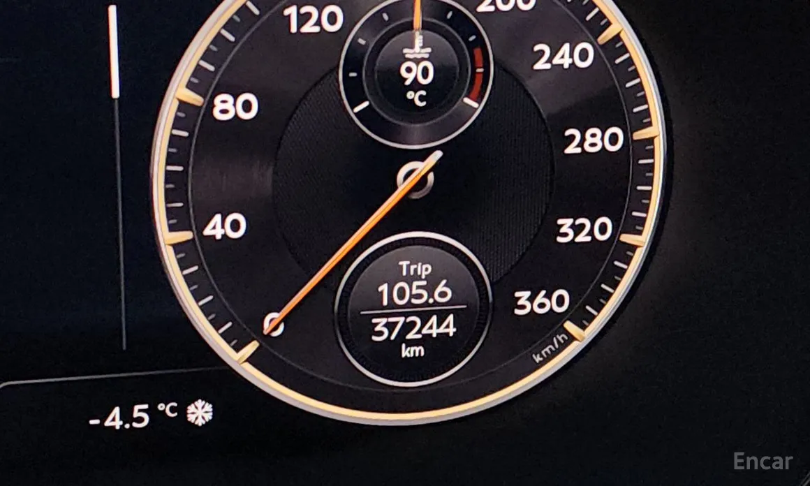 Фото 8 - Bentley Flying Spur