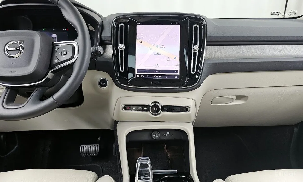 Фото 14 - Volvo XC40