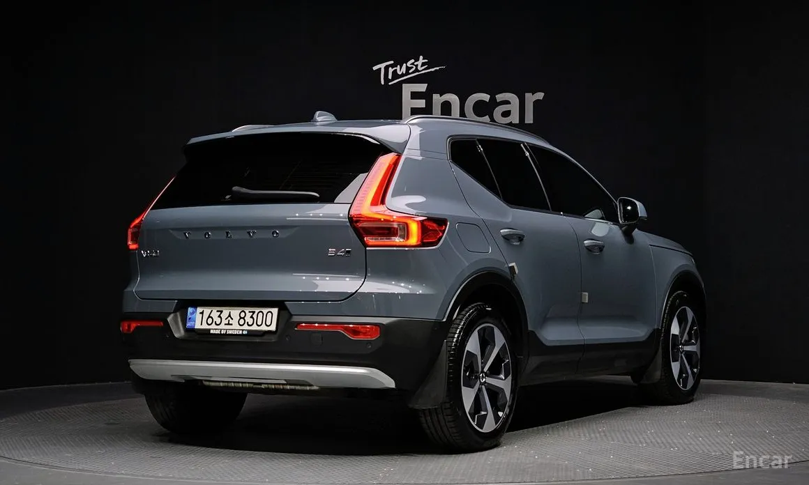 Фото 2 - Volvo XC40