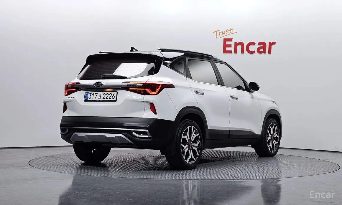 Фото 2 - Kia Seltos