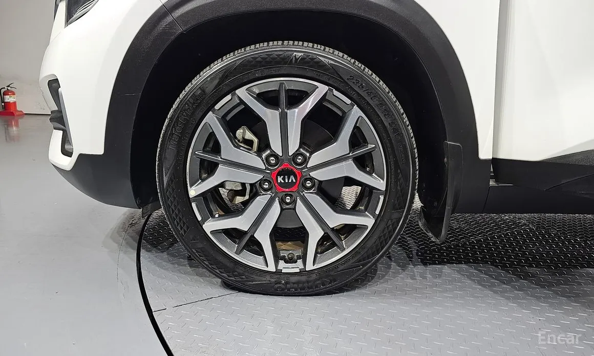 Фото 5 - Kia Seltos