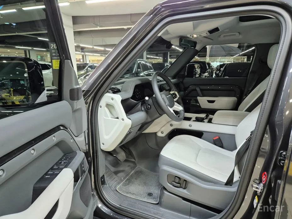 Фото 8 - Land Rover Defender