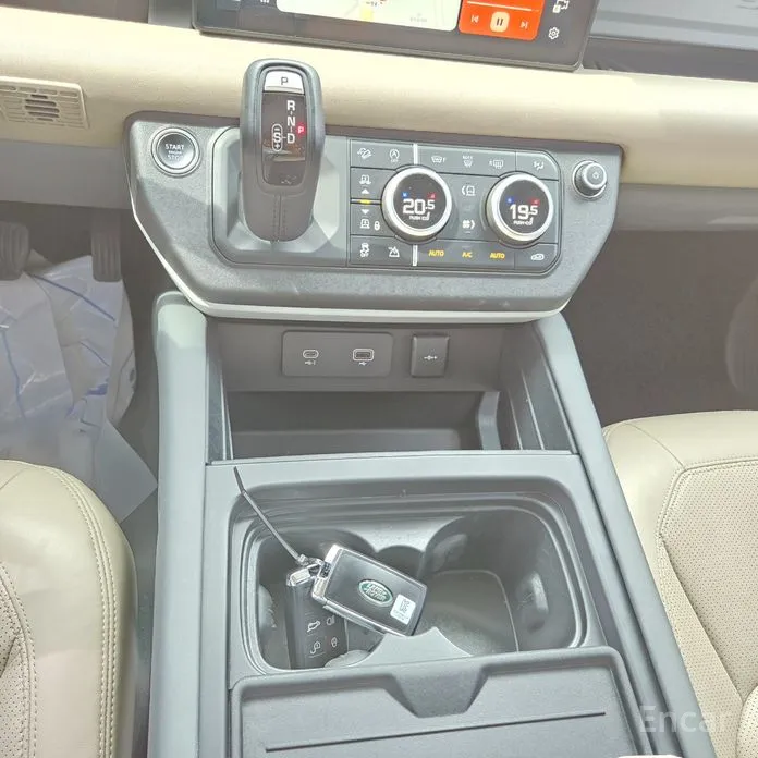 Фото 15 - Land Rover Defender