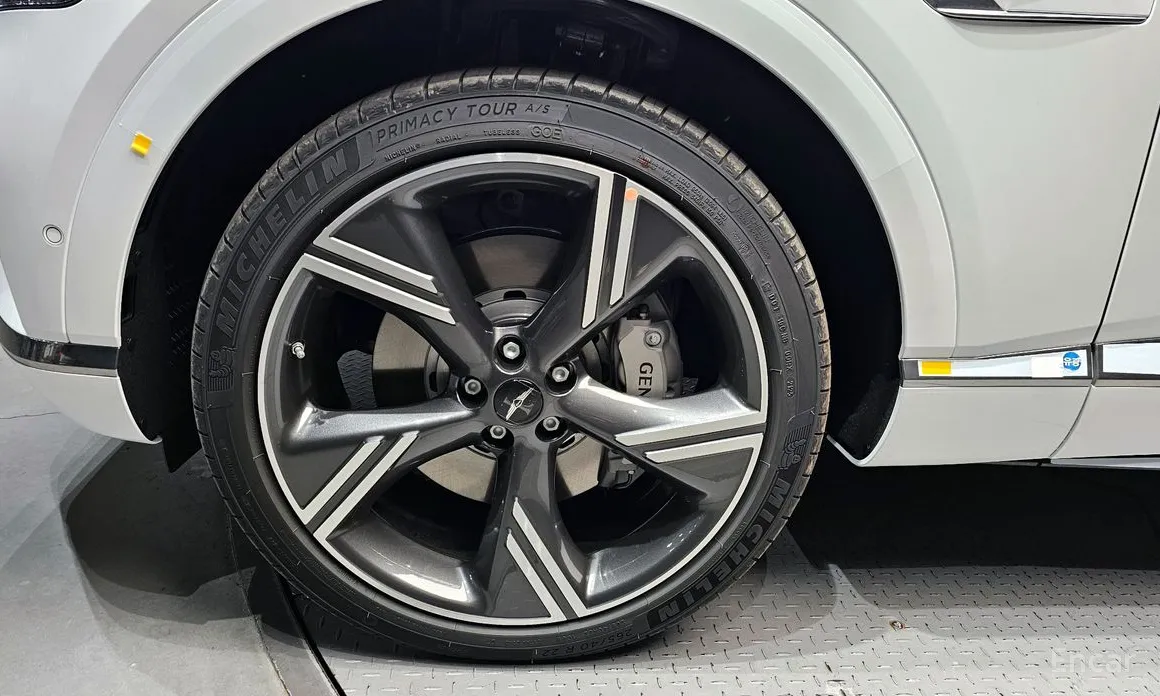 Фото 5 - Genesis GV80