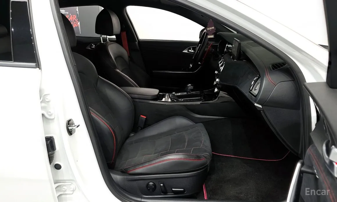 Фото 11 - Kia Stinger