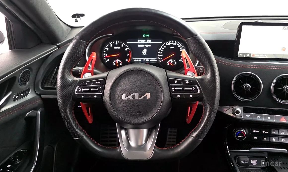 Фото 13 - Kia Stinger