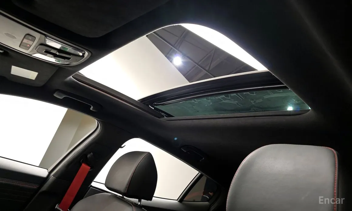 Фото 18 - Kia Stinger