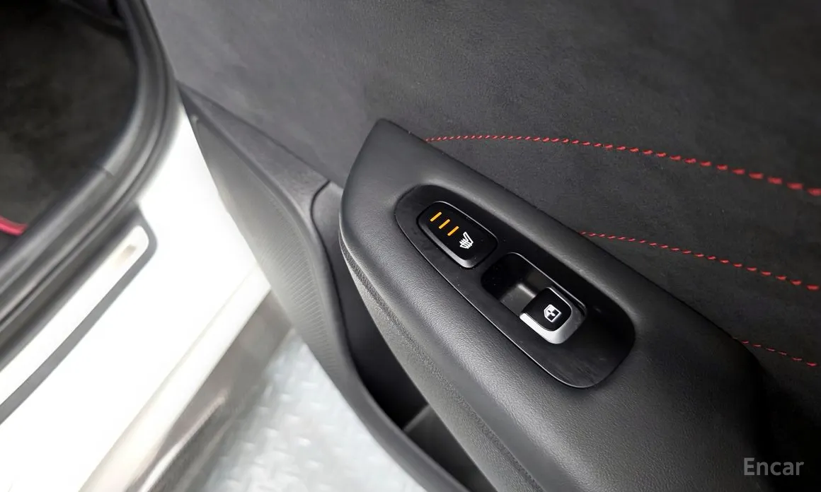 Фото 19 - Kia Stinger