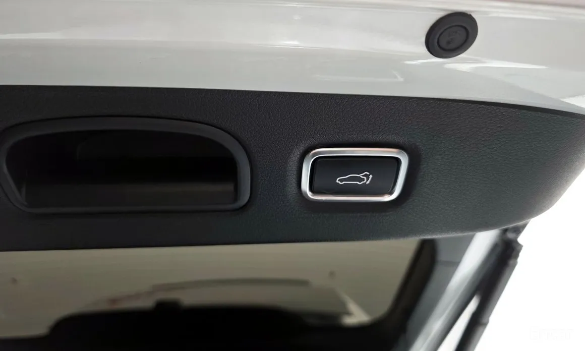 Фото 20 - Kia Stinger