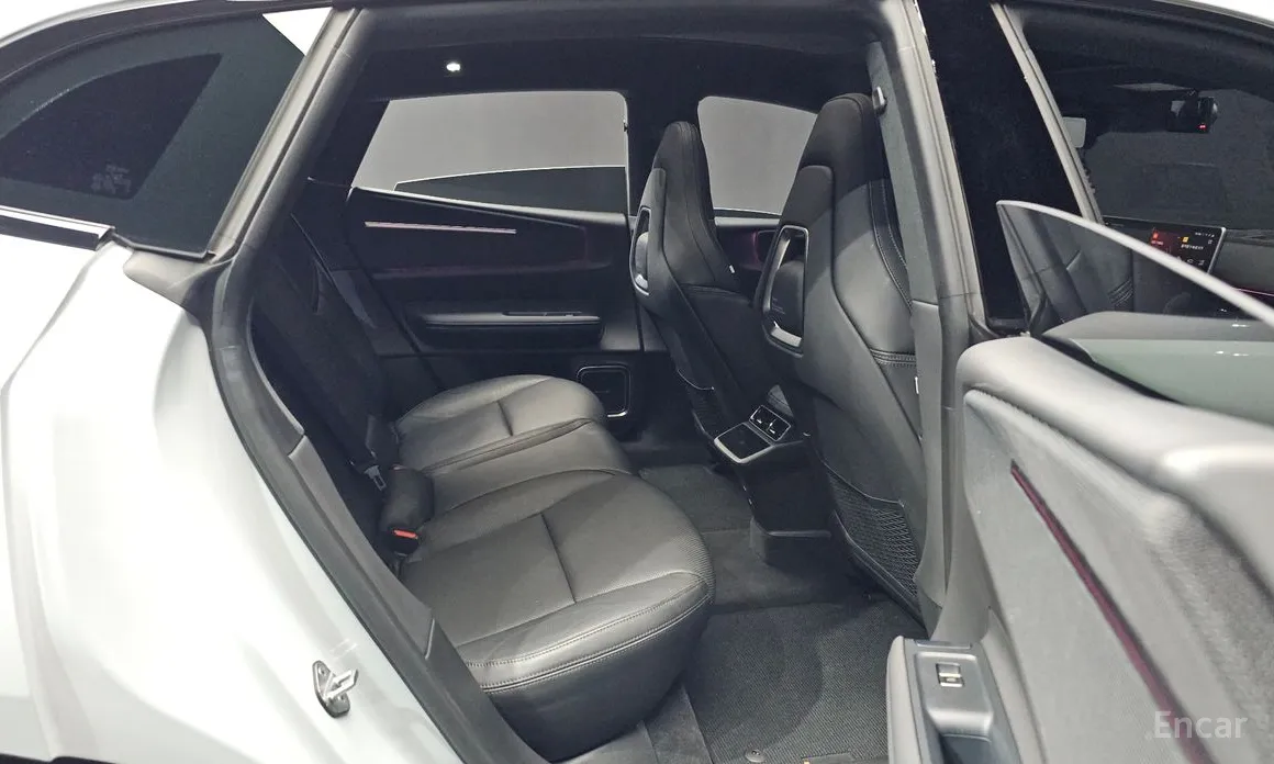 Фото 12 - Polestar 4