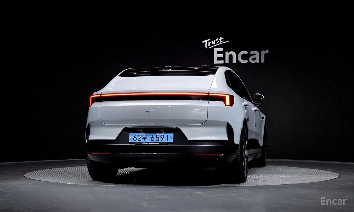 Фото 4 - Polestar 4