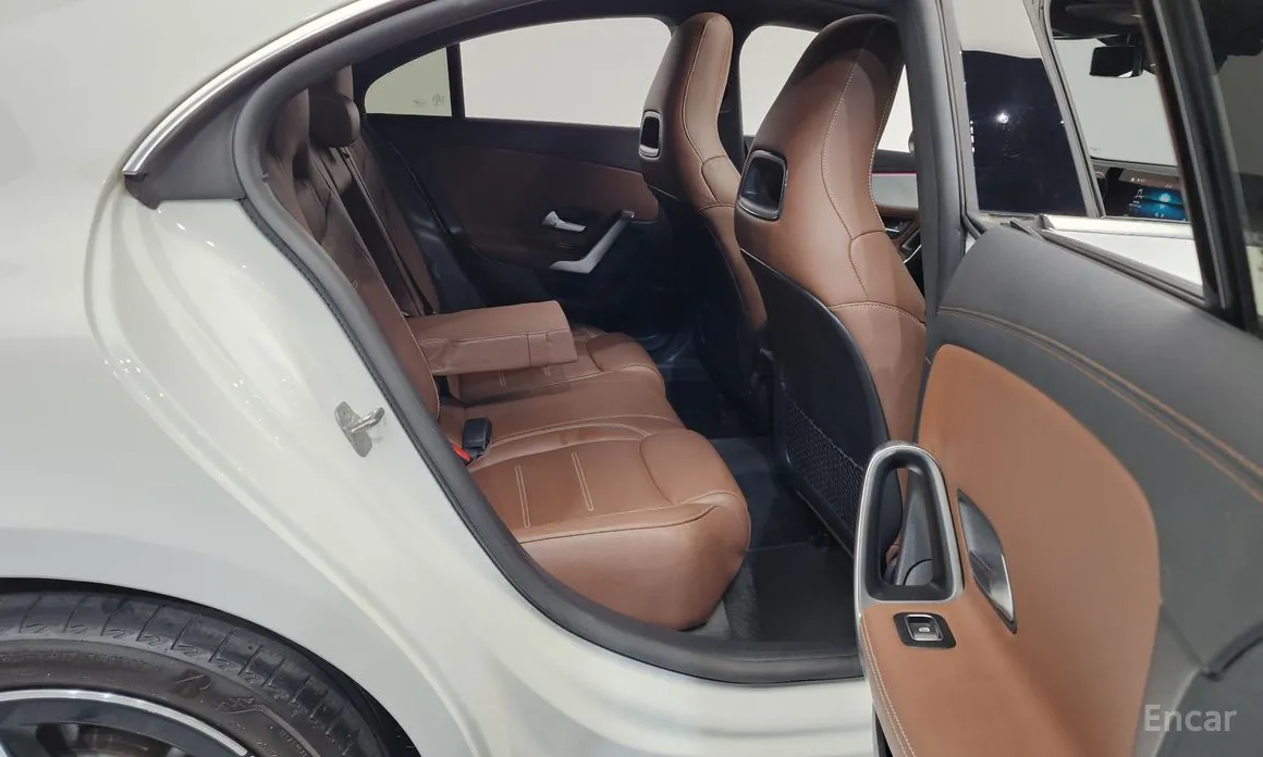 Фото 12 - Mercedes-Benz CLA-Class