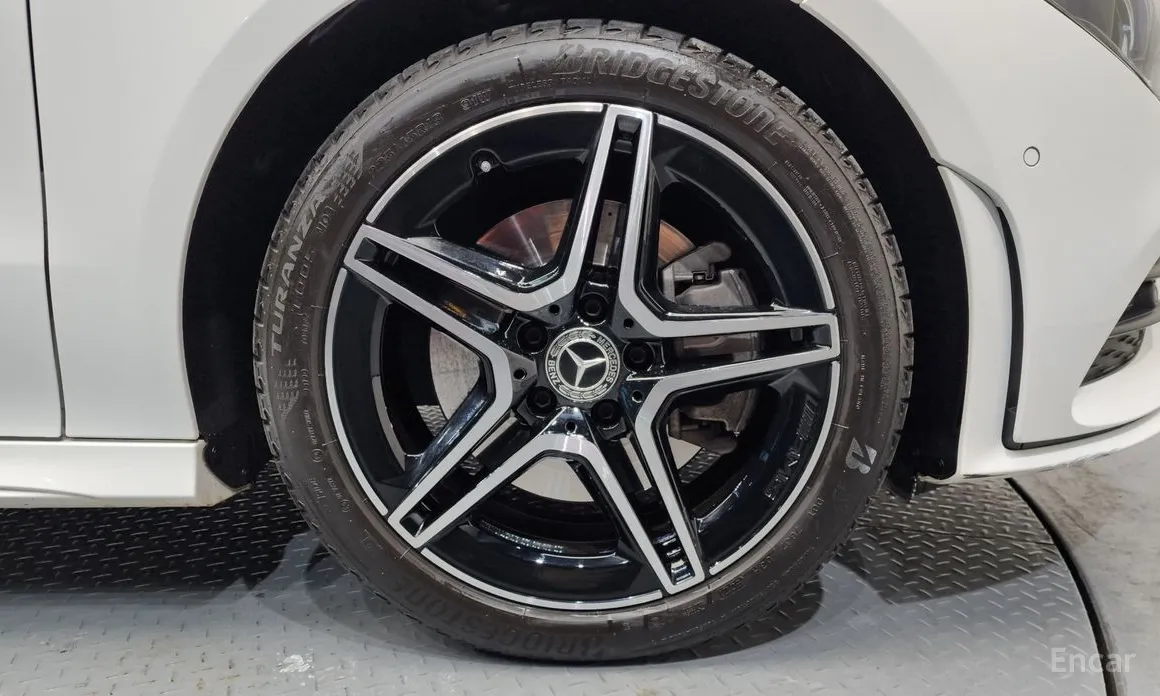 Фото 5 - Mercedes-Benz CLA-Class