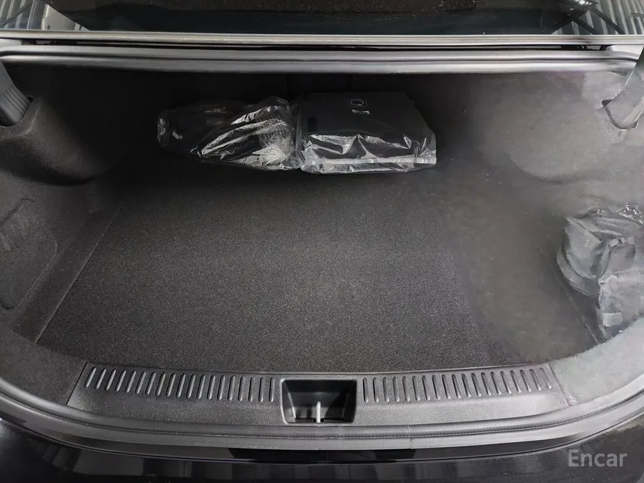 Фото 16 - Mercedes-Benz E-Class