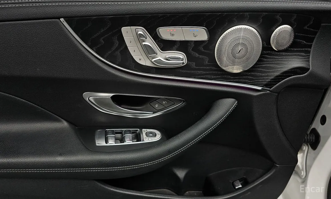 Фото 17 - Mercedes-Benz E-Class