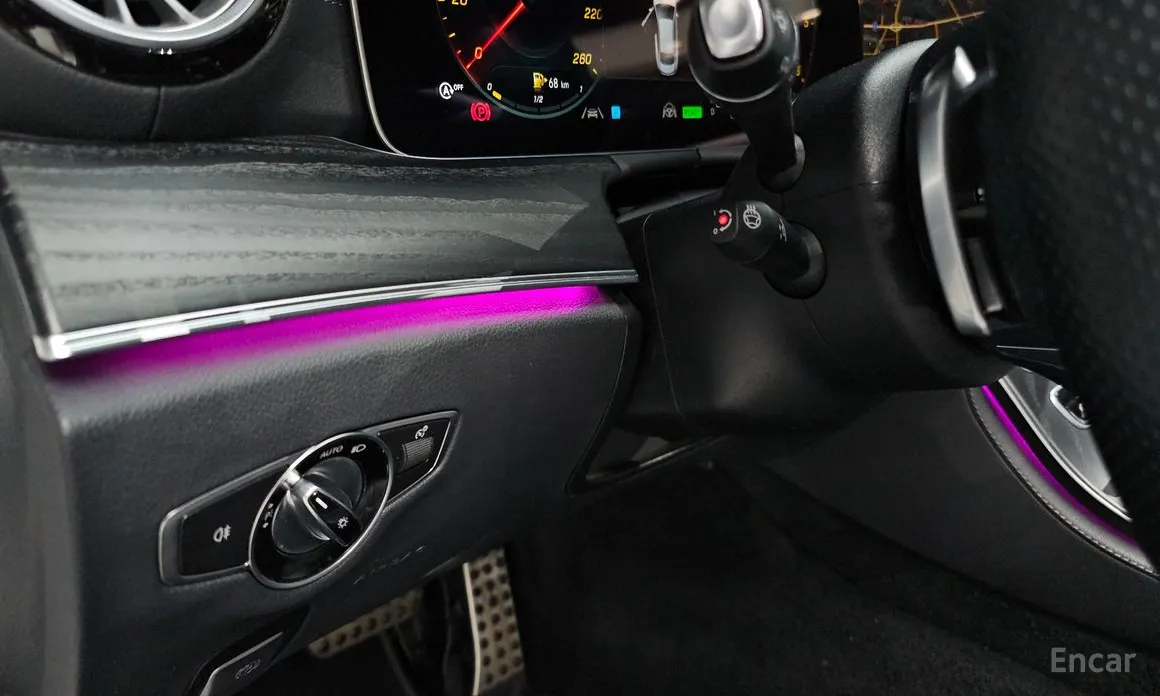 Фото 18 - Mercedes-Benz E-Class