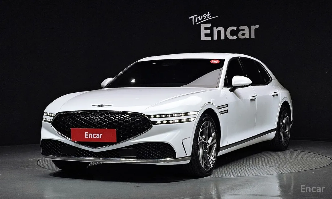 Фото 1 - Genesis G90