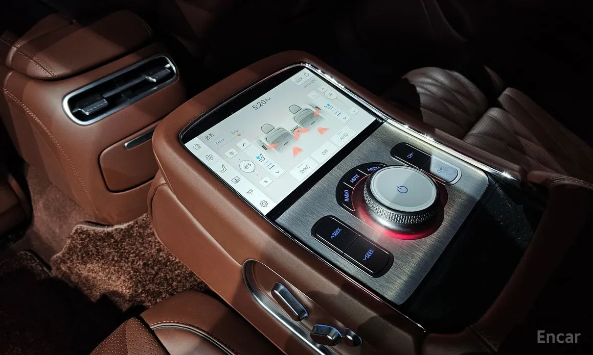 Фото 18 - Genesis G90