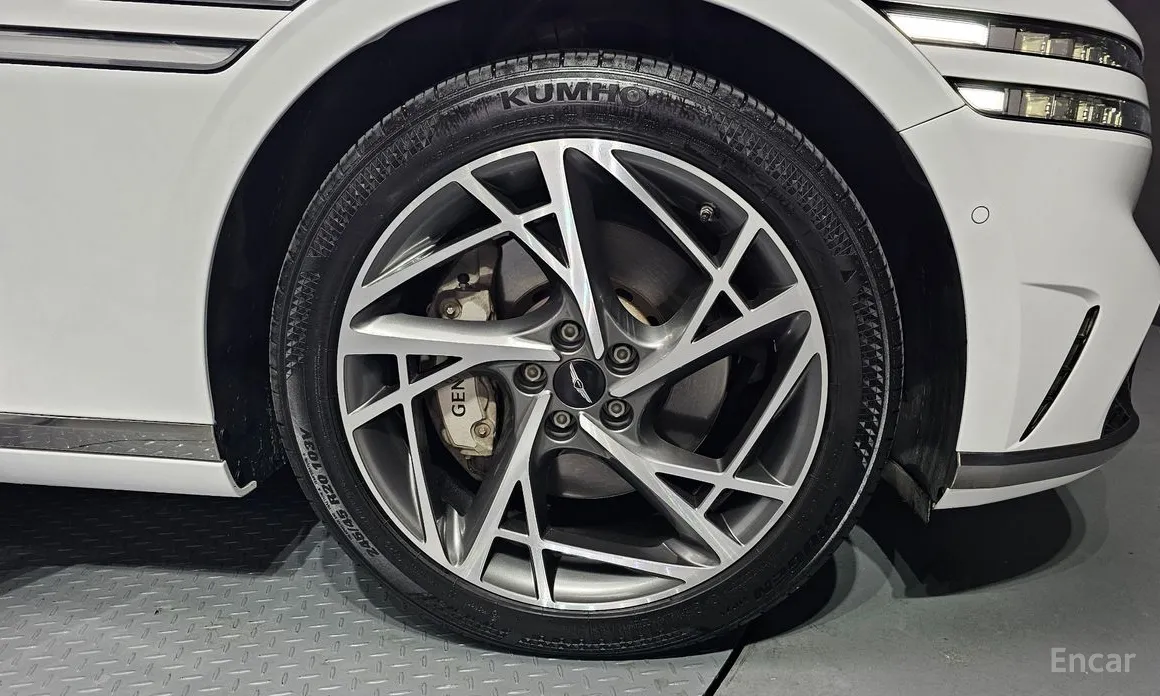 Фото 5 - Genesis G90