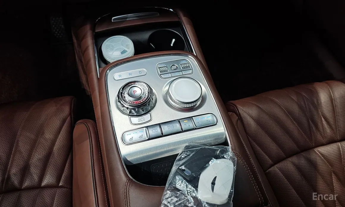 Фото 9 - Genesis G90