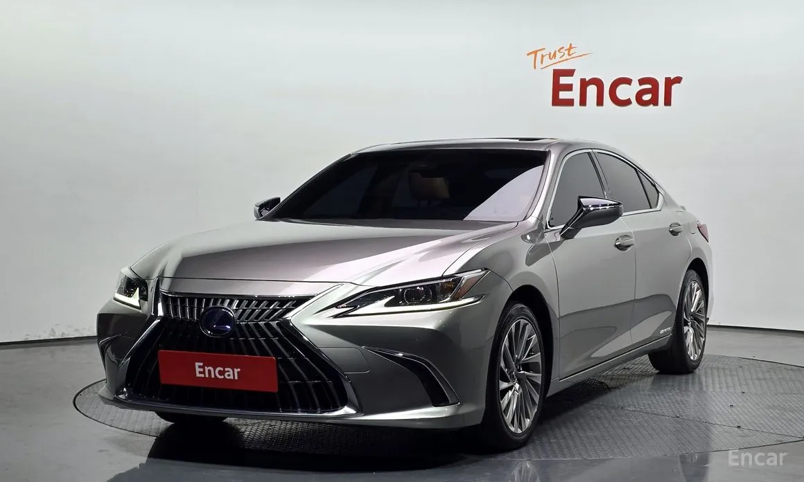 Фото 1 - Lexus ES