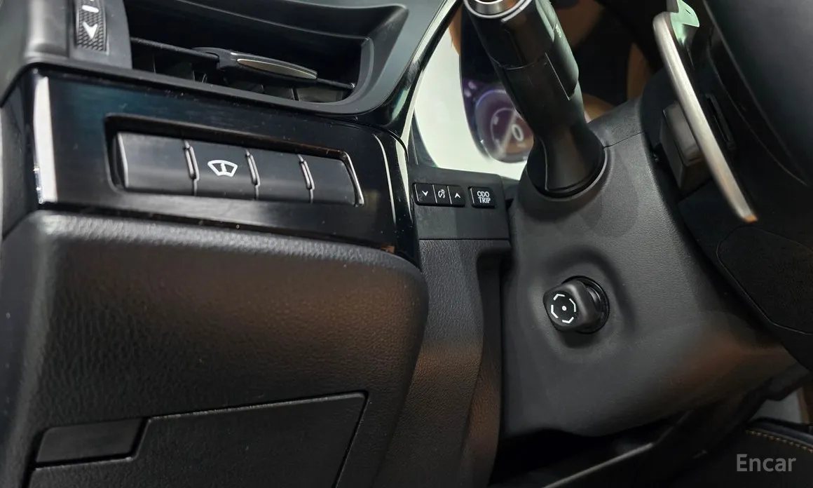 Фото 14 - Lexus ES