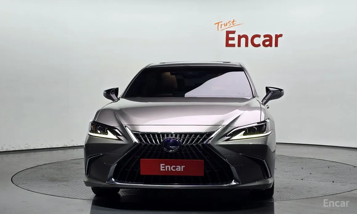 Фото 3 - Lexus ES