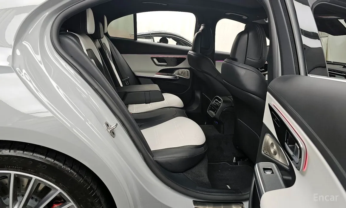 Фото 12 - Mercedes-Benz E-Class