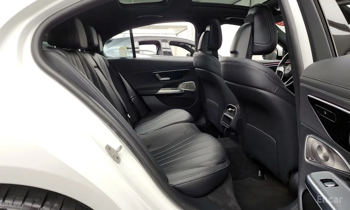 Фото 12 - Mercedes-Benz E-Class