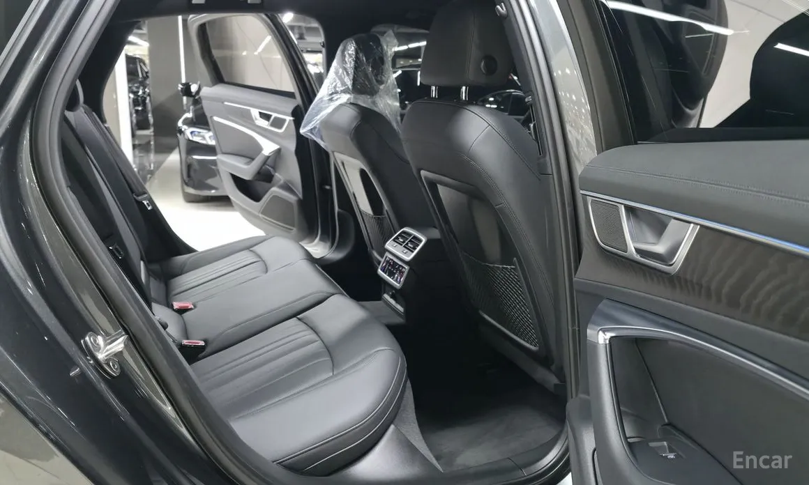 Фото 10 - Audi A6