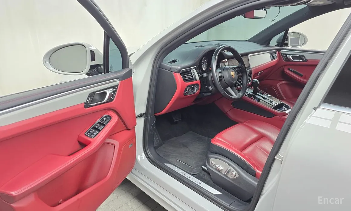 Фото 10 - Porsche Macan