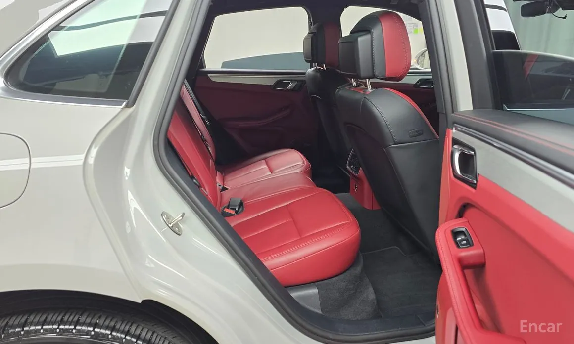 Фото 12 - Porsche Macan