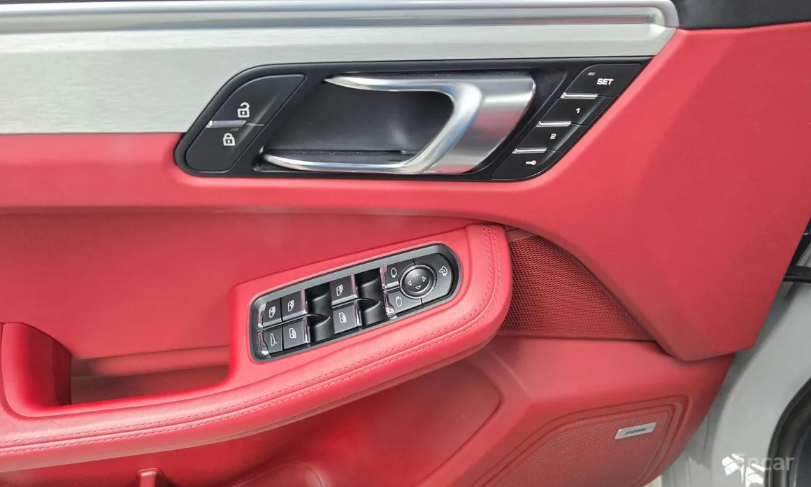 Фото 16 - Porsche Macan