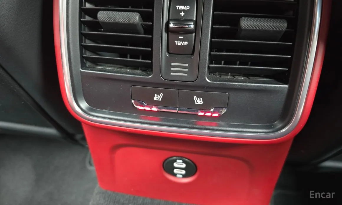 Фото 19 - Porsche Macan