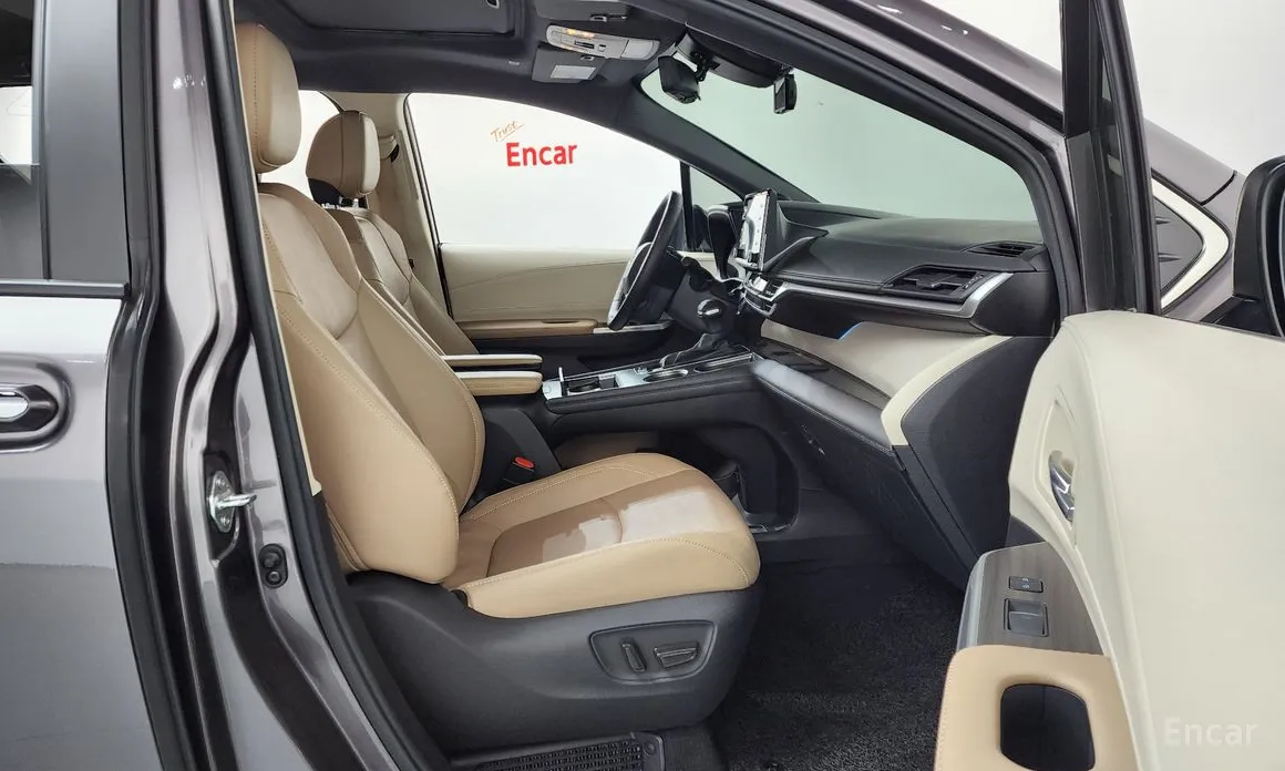 Фото 11 - Toyota Sienna