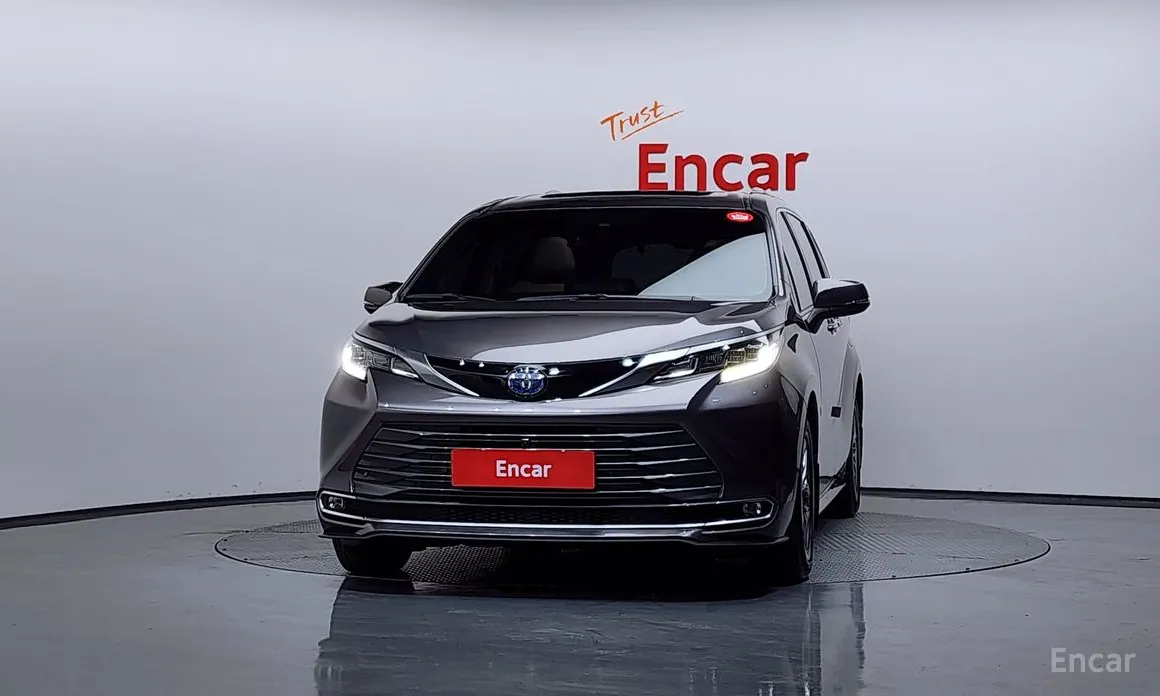 Фото 3 - Toyota Sienna