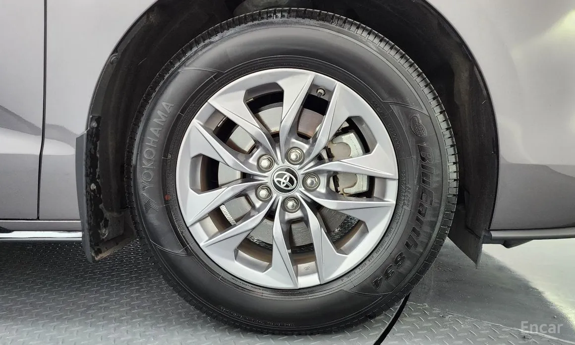 Фото 5 - Toyota Sienna