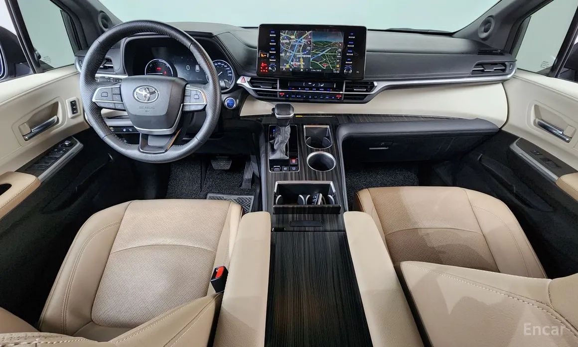 Фото 7 - Toyota Sienna