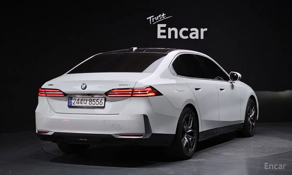 Фото 2 - BMW 5 Series