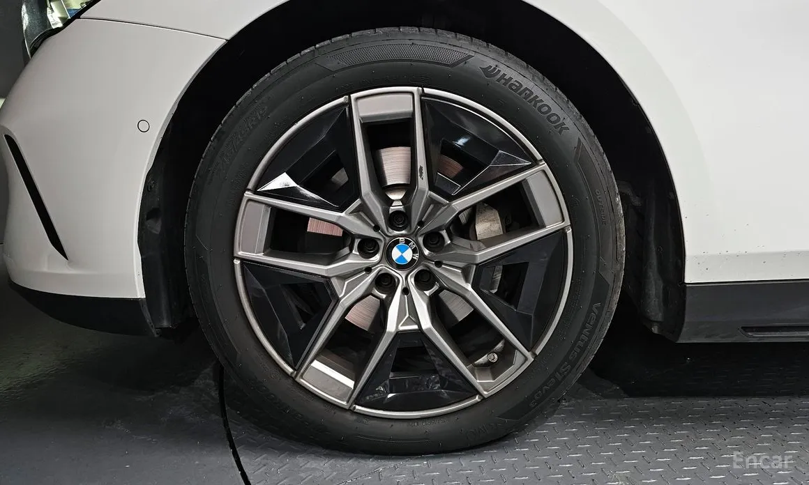 Фото 5 - BMW 5 Series